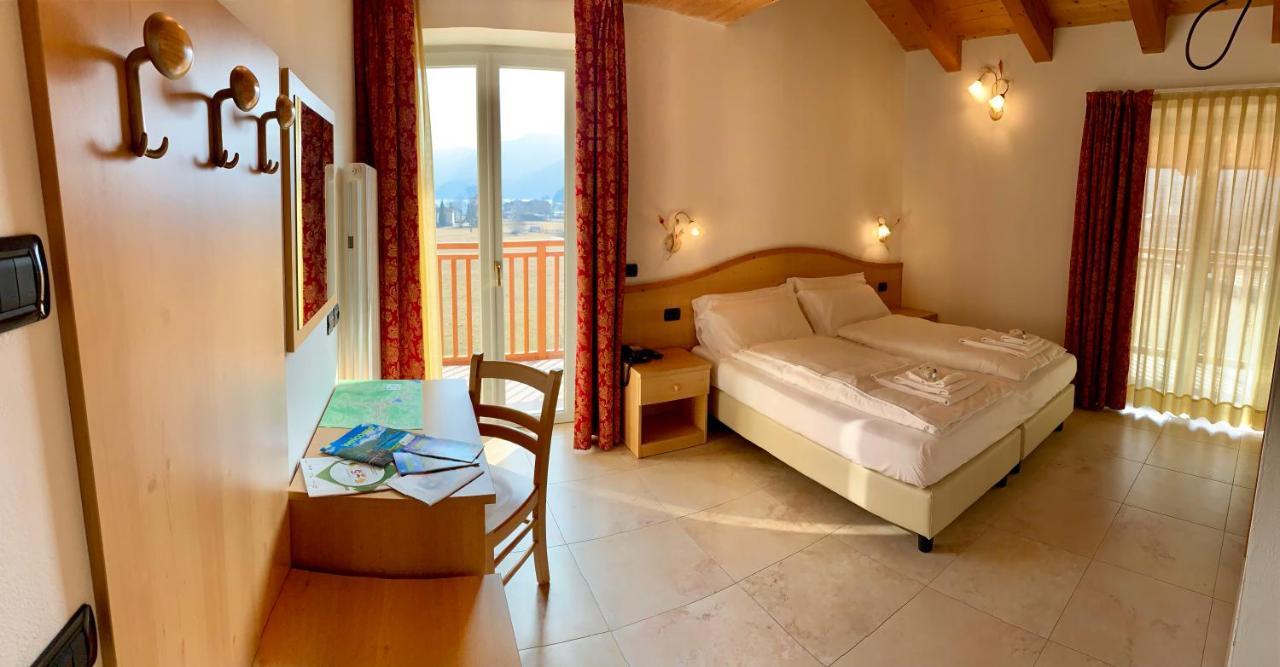 Alpieve Albergo Pieve เปียเว ดิ เลโดร ภายนอก รูปภาพ