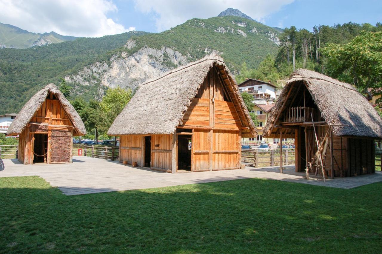 Alpieve Albergo Pieve เปียเว ดิ เลโดร ภายนอก รูปภาพ